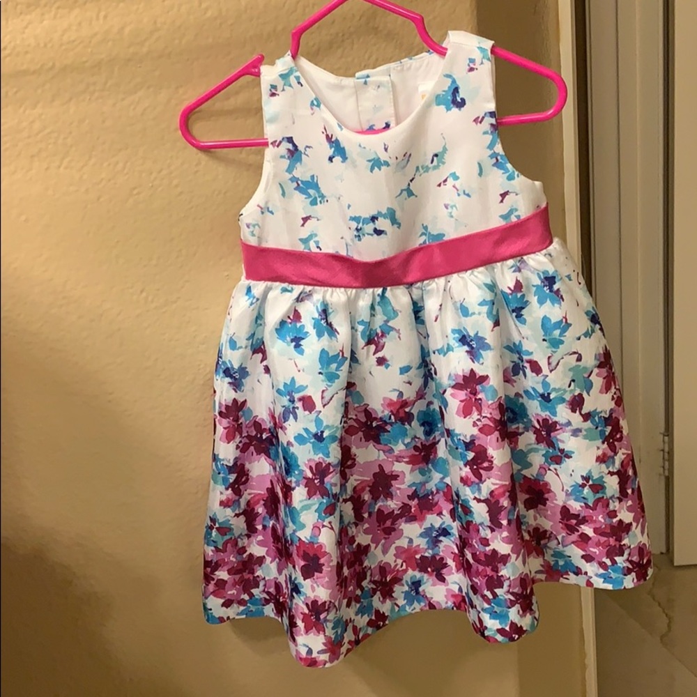 Baby dress with bow